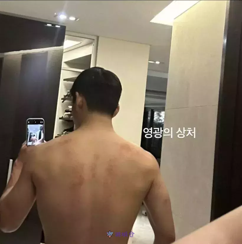 NewJeans拜访正在入五的BTS金泰亨?”与战友们一起合照” NewJeans拜访正在入五的BTS金泰亨?”与战友们一起合照”