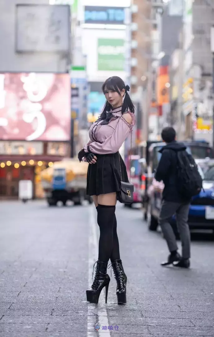 个子看起来很高的地雷系（twi：3rd_kafkaf） ​​​