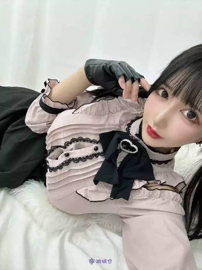 个子看起来很高的地雷系（twi：3rd_kafkaf） ​​​