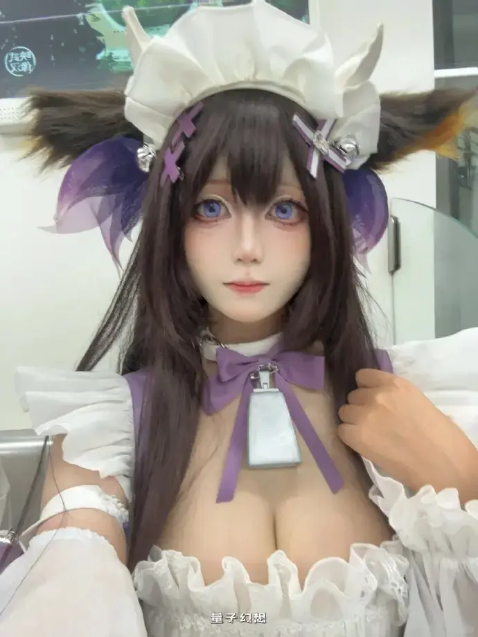 以防你没见过现实中《碧蓝航线》级别的身材 ​​​