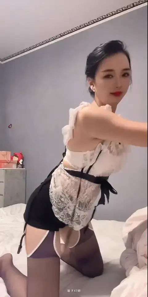 快手高颜肥臀御姐诗爷付费定制热舞合集[10V/419M]